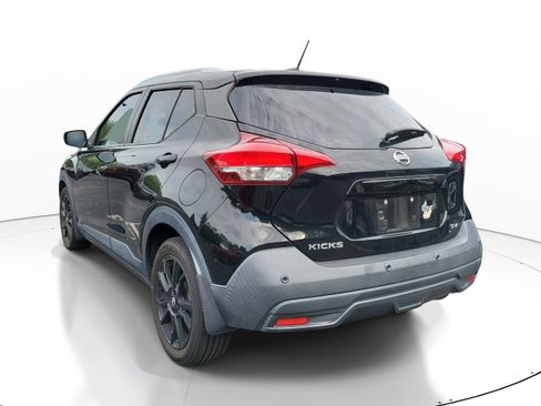 Used 2020 Nissan Kicks SV FWD image 7
