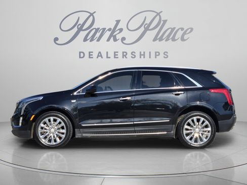 Used 2017 Cadillac XT5 Platinum AWD/4WD image 2