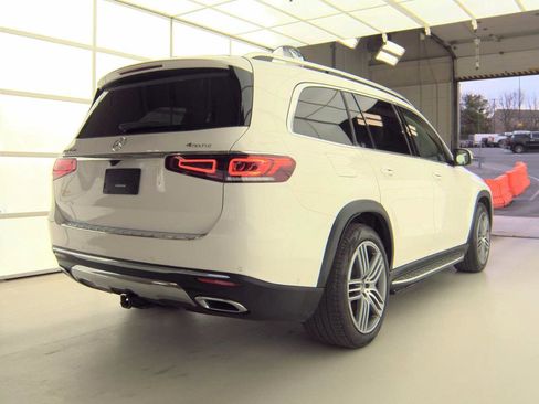Used 2022 Mercedes-Benz GLS 450 4MATIC image 2