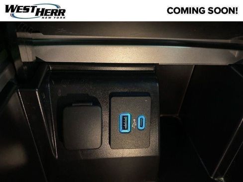 Used 2024 Ford Explorer XLT w/ Equipment Group 202A AWD/4WD image 37