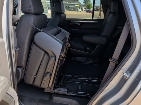 New 2026 Chevrolet Tahoe Z71 w/ Comfort Package AWD/4WD image 37