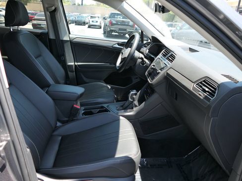 Used 2024 Volkswagen Tiguan SE FWD image 28