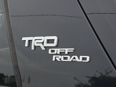 Used 2021 Toyota 4Runner TRD Off-Road Premium w/ Moonroof Package AWD/4WD image 23