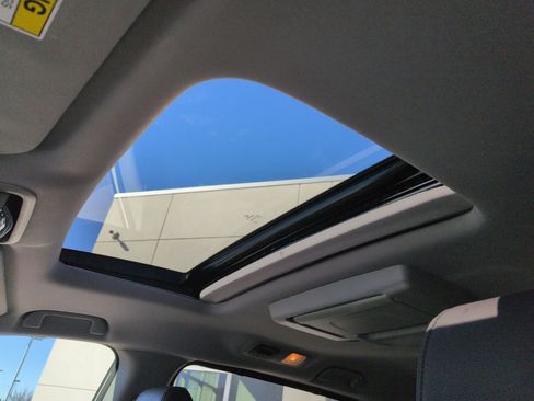 Used 2018 Honda Odyssey Elite image 18