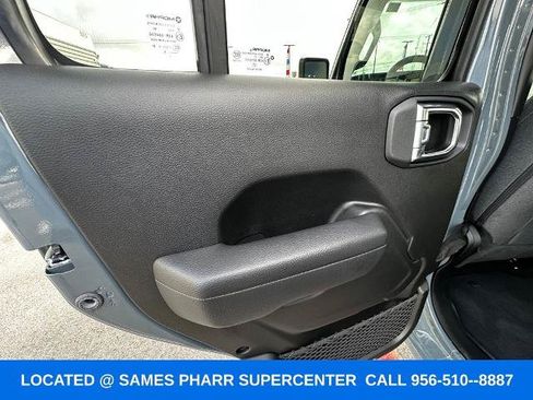 Used 2025 Jeep Gladiator Sport AWD/4WD image 19