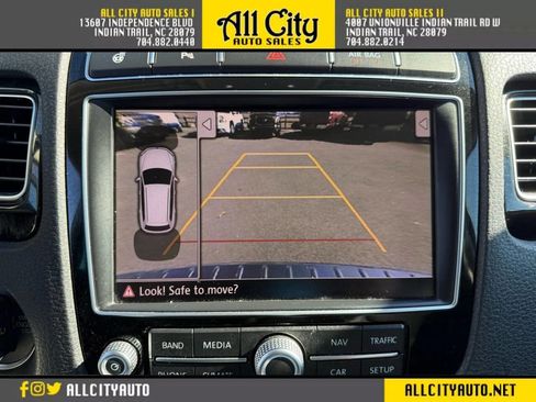 Used 2016 Volkswagen Touareg Sport image 26