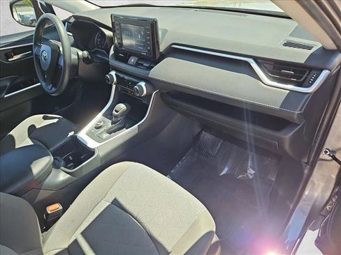 Used 2022 Toyota RAV4 XLE image 22