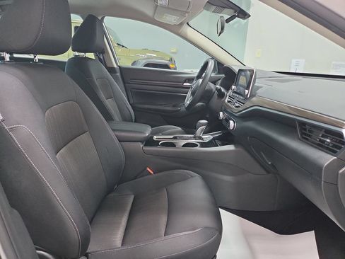 Used 2024 Nissan Altima 2.5 SV FWD image 18