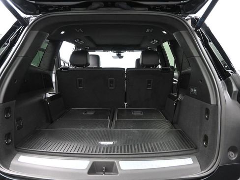 Certified 2025 Cadillac XT6 Sport w/ Platinum Package AWD/4WD image 14