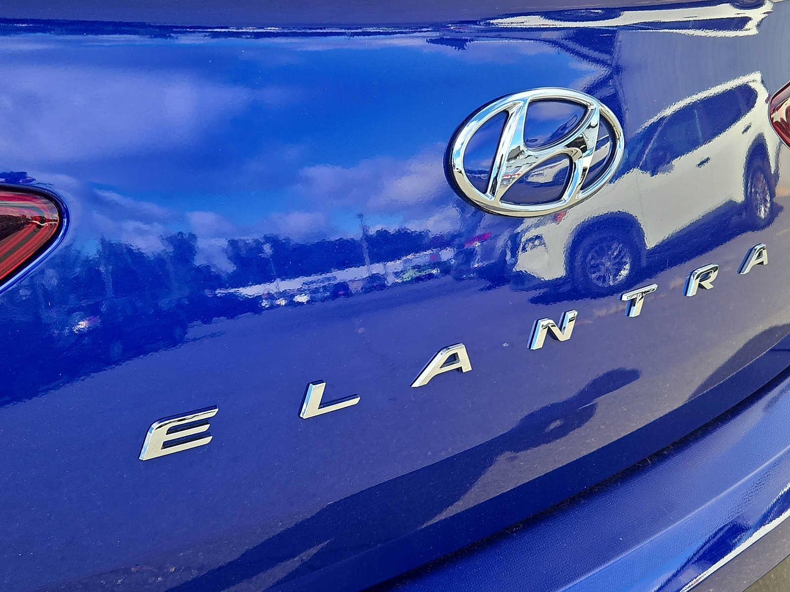 Used 2020 Hyundai Elantra Sport w/ Cargo Package (C1) FWD image 28