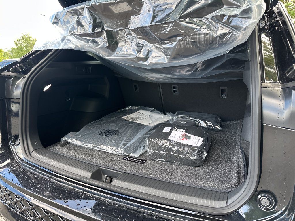 New 2026 Volkswagen Tiguan SE R-Line AWD/4WD image 19