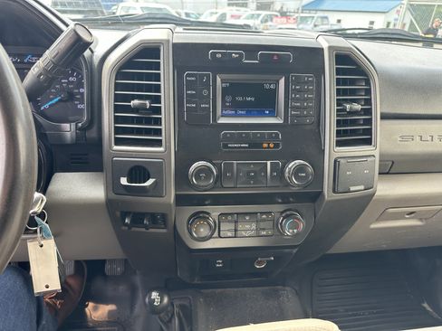 Used 2019 Ford F550 4x4 Regular Cab Super Duty image 12