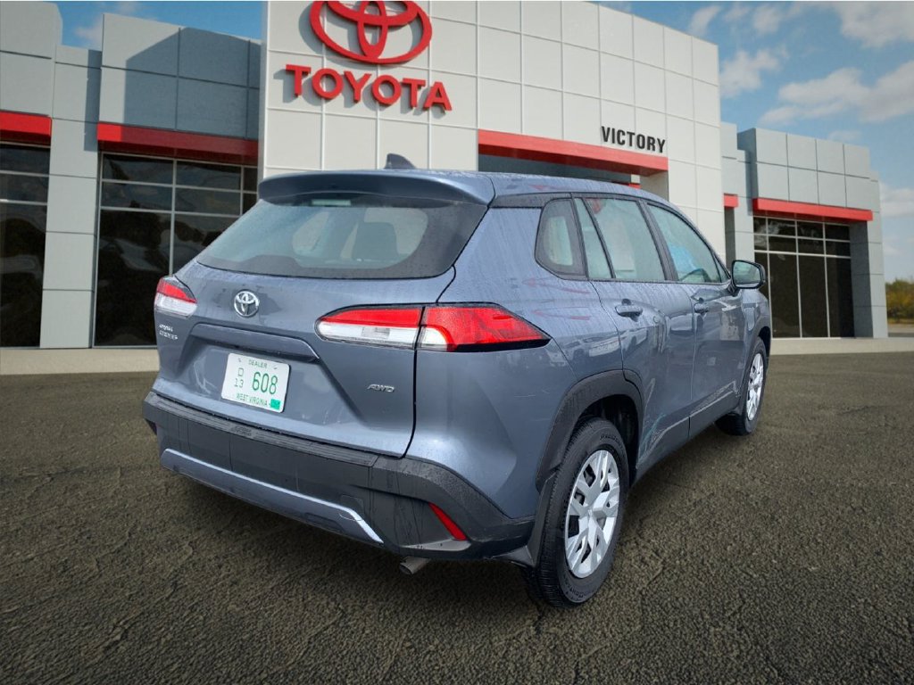 Used 2023 Toyota Corolla Cross L AWD/4WD image 3