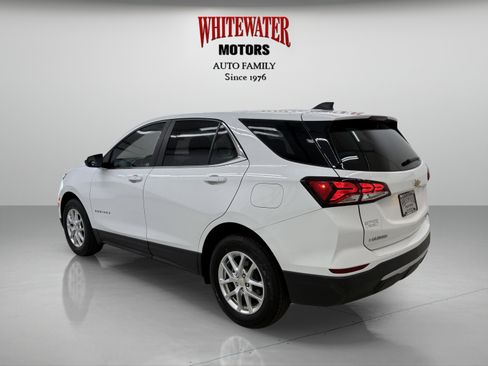 Used 2022 Chevrolet Equinox LT w/ Driver Convenience Package AWD/4WD image 2