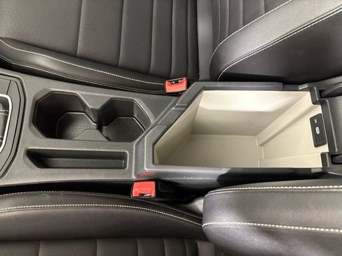 Used 2024 Volkswagen Jetta SE FWD image 32