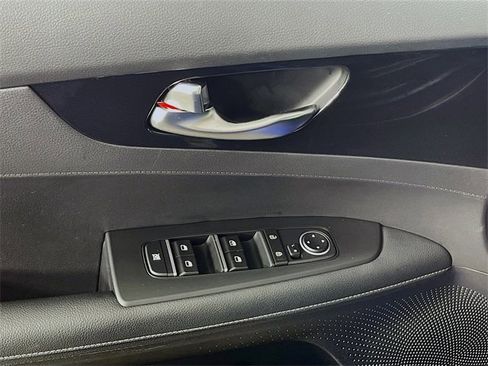 Used 2024 Kia Forte GT-Line w/ GT-Line Premium Package image 19