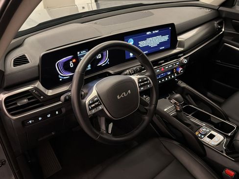 Used 2025 Kia Telluride S AWD/4WD image 4