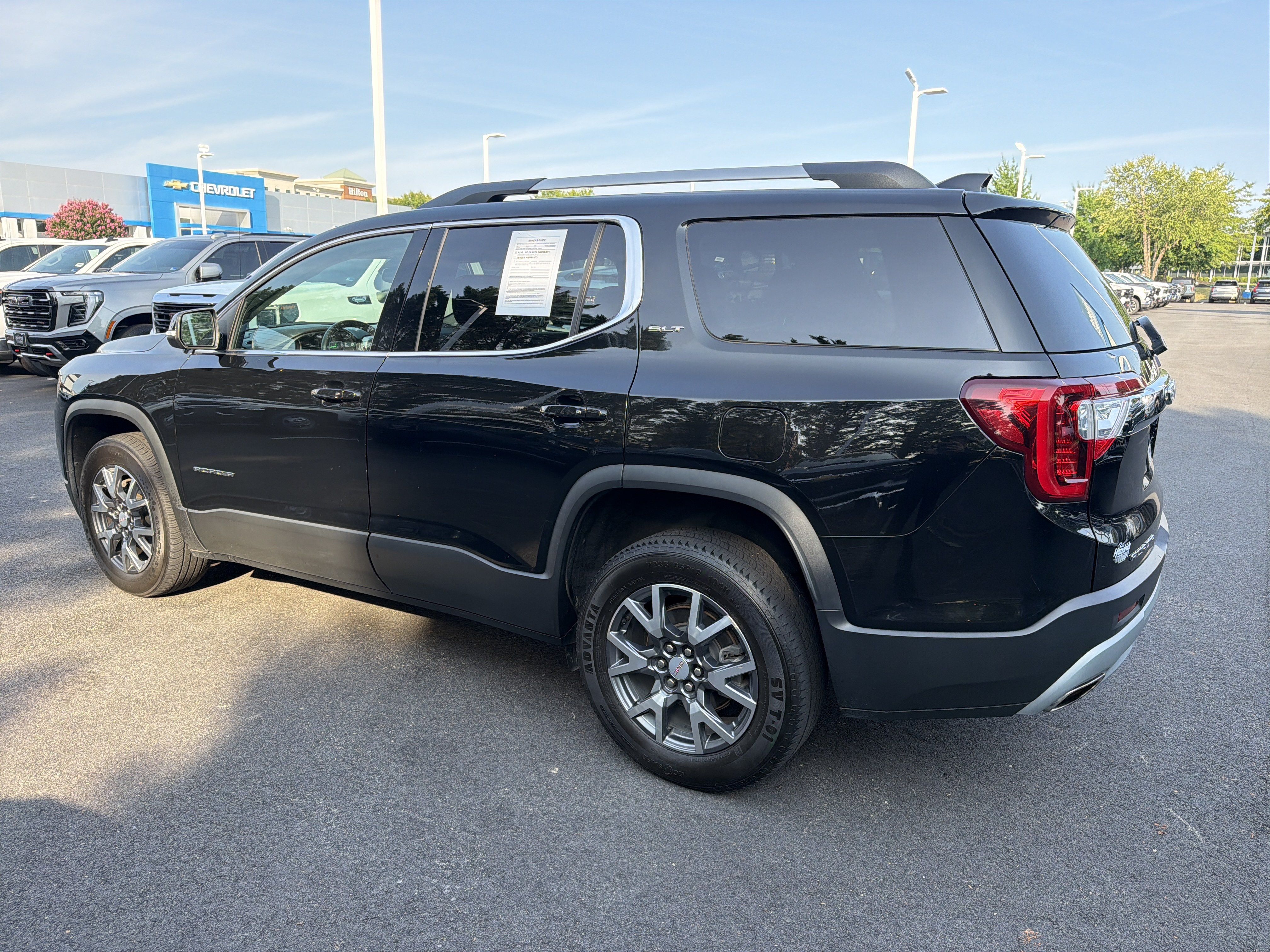 Used 2023 GMC Acadia SLT AWD/4WD image 8