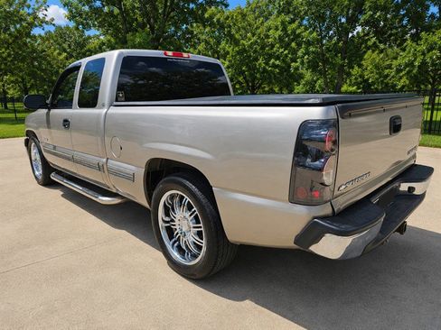 Used 2001 Chevrolet Silverado 1500 LS RWD image 2