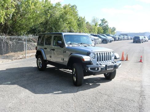 Used 2019 Jeep Wrangler Unlimited Sahara AWD/4WD image 7
