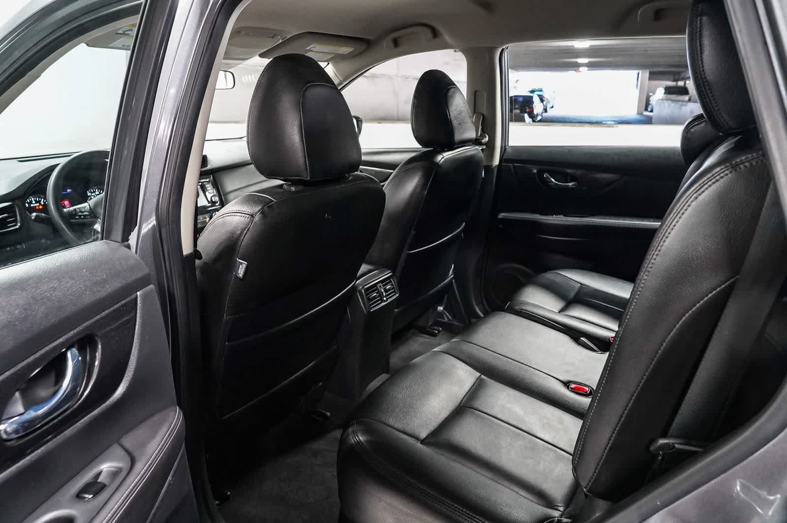 Used 2018 Nissan Rogue S FWD image 18