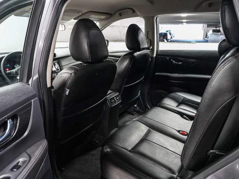 Used 2018 Nissan Rogue S FWD image 18