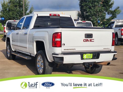 Used 2017 GMC Sierra 2500 Denali w/ Suspension Package, Off-Road AWD/4WD image 5
