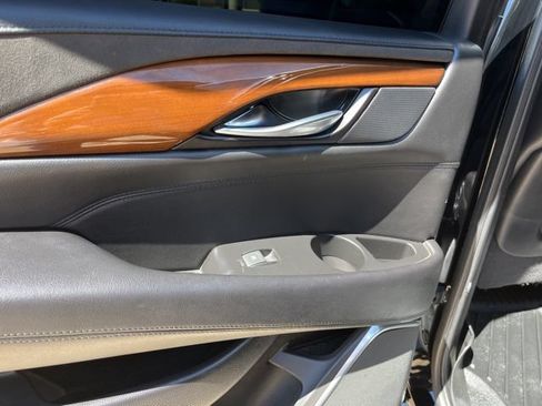 Used 2020 Cadillac Escalade Luxury AWD/4WD image 19