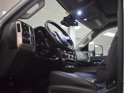 Used 2019 GMC Sierra 2500 Denali w/ Duramax Plus Package image 33