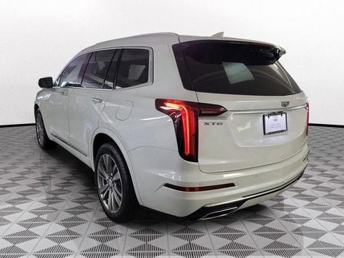 Certified 2023 Cadillac XT6 Premium Luxury image 3