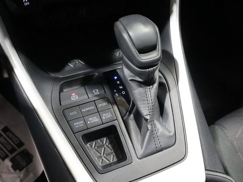 Used 2024 Toyota RAV4 XLE image 32