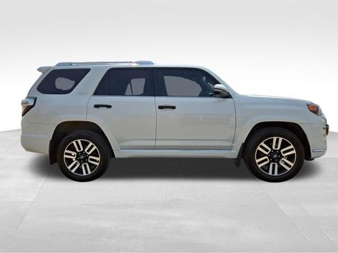 Used 2022 Toyota 4Runner Limited AWD/4WD image 13