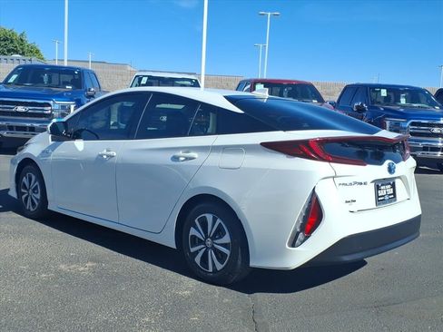 Used 2019 Toyota Prius Prime Premium image 6