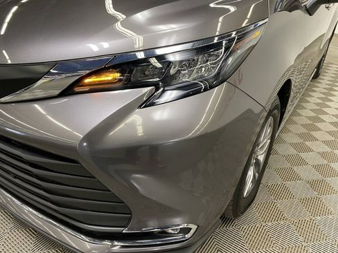 Used 2024 Toyota Sienna XLE image 7