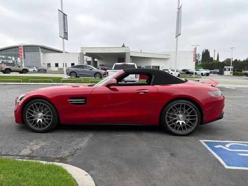 Used 2020 Mercedes-Benz AMG GT Roadster image 2