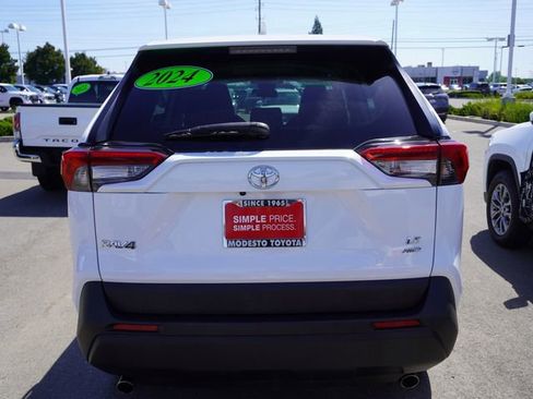 Used 2024 Toyota RAV4 LE AWD/4WD image 9