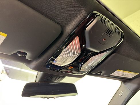 Used 2025 BMW 430i Coupe w/ M Sport Package image 16