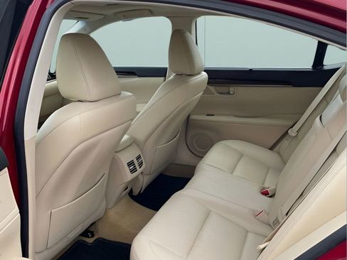 Used 2015 Lexus ES 350 w/ Ultra Luxury Package FWD image 13