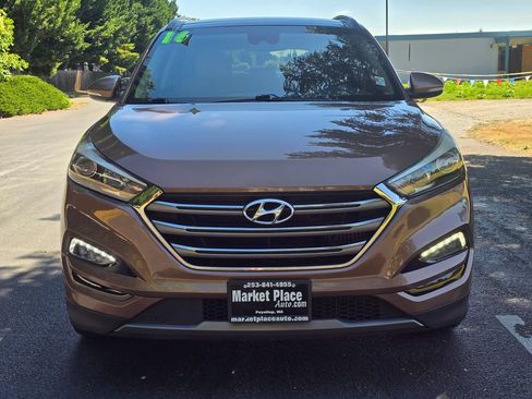 Used 2016 Hyundai Tucson Limited w/ Option Group 03 FWD image 9