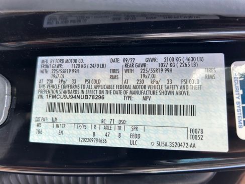 Used 2022 Ford Escape Titanium w/ Class II Trailer Tow Package image 34