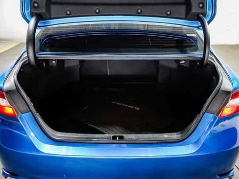 Certified 2020 Toyota Camry SE image 27