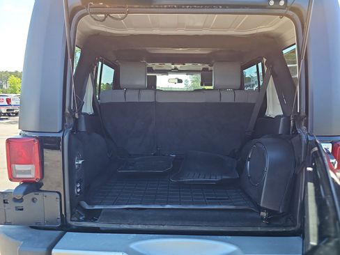 Used 2010 Jeep Wrangler Unlimited Sahara w/ Dual Top Group AWD/4WD image 14