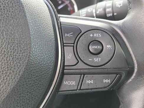 Used 2020 Toyota RAV4 Limited image 13