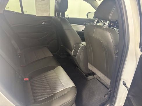 Used 2025 Chevrolet Trax LT w/ Driver Confidence Package FWD image 23