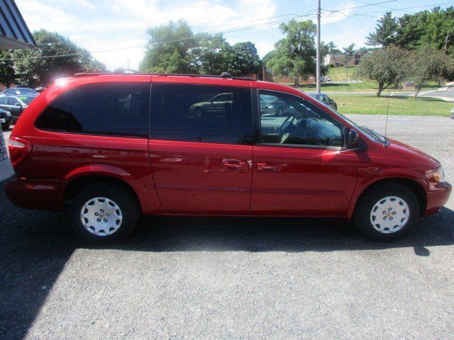 Used 2002 Chrysler Town & Country LX FWD image 10