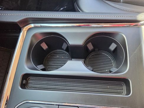 Used 2024 Ford Expedition XLT image 22