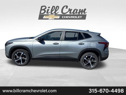 Used 2024 Chevrolet Trax RS w/ Driver Confidence Package FWD image 39