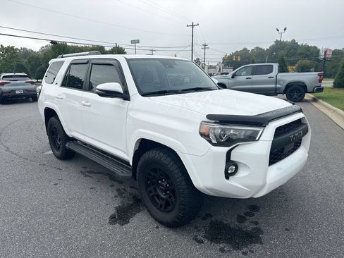 Used 2023 Toyota 4Runner SR5 Premium w/ Moonroof Package AWD/4WD image 2