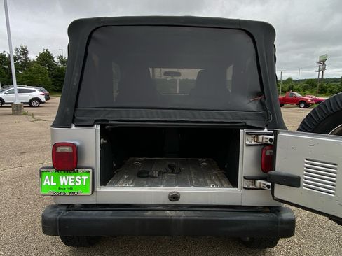 Used 2004 Jeep Wrangler X w/ Wheel Plus Group AWD/4WD image 9