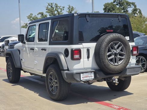 Used 2024 Jeep Wrangler Unlimited Sport AWD/4WD image 3